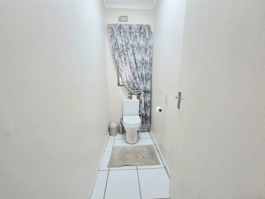 5 Bedroom Property for Sale in Roodewal Free State